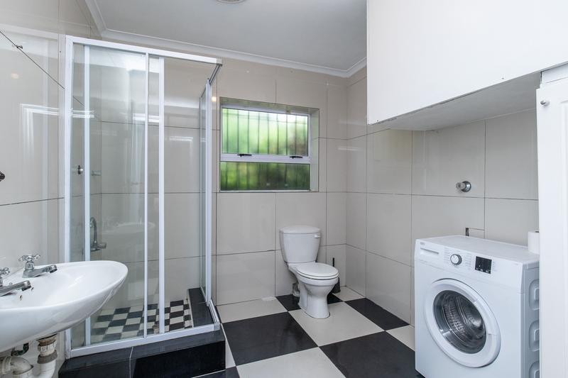 4 Bedroom Property for Sale in Constantia Western Cape